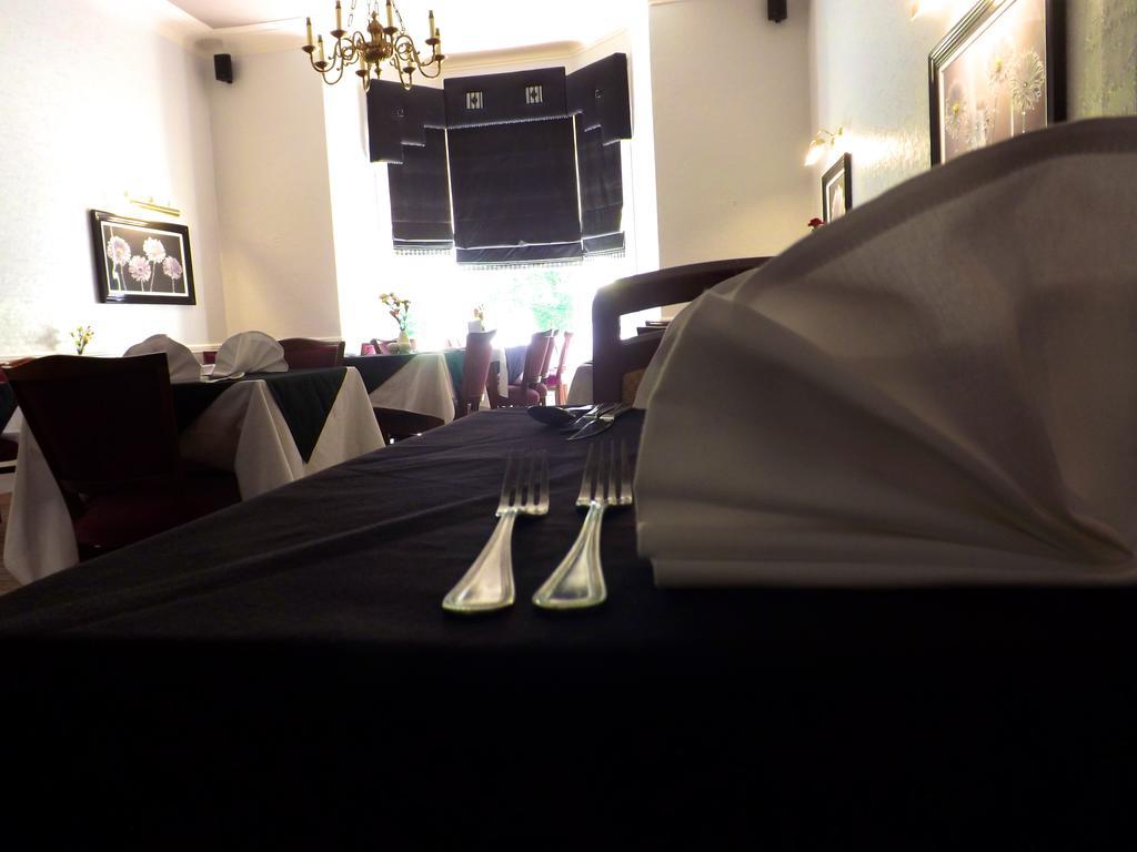 Taychreggan Hotel Dundee Esterno foto