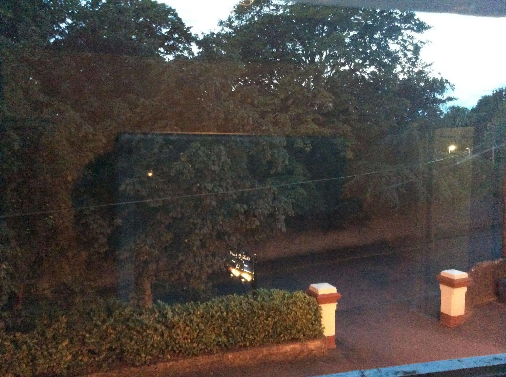 Taychreggan Hotel Dundee Esterno foto