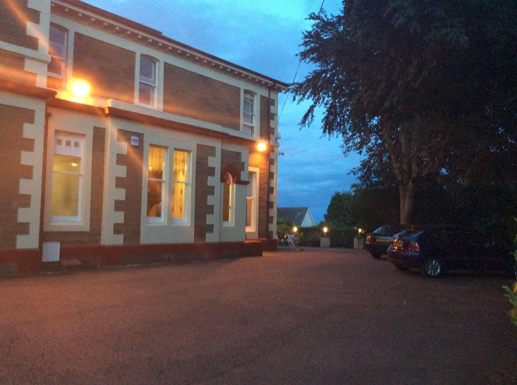 Taychreggan Hotel Dundee Esterno foto