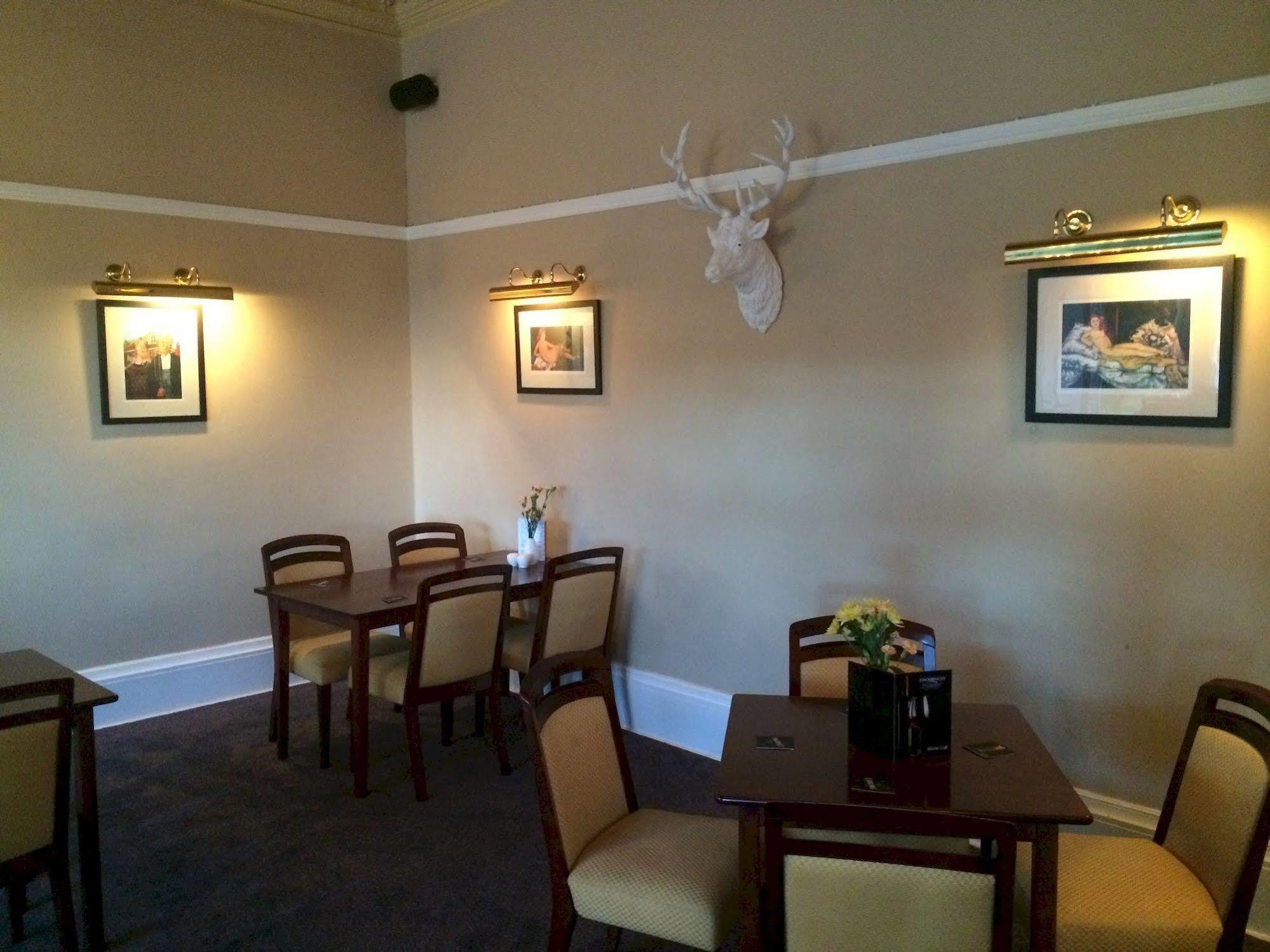 Taychreggan Hotel Dundee Esterno foto