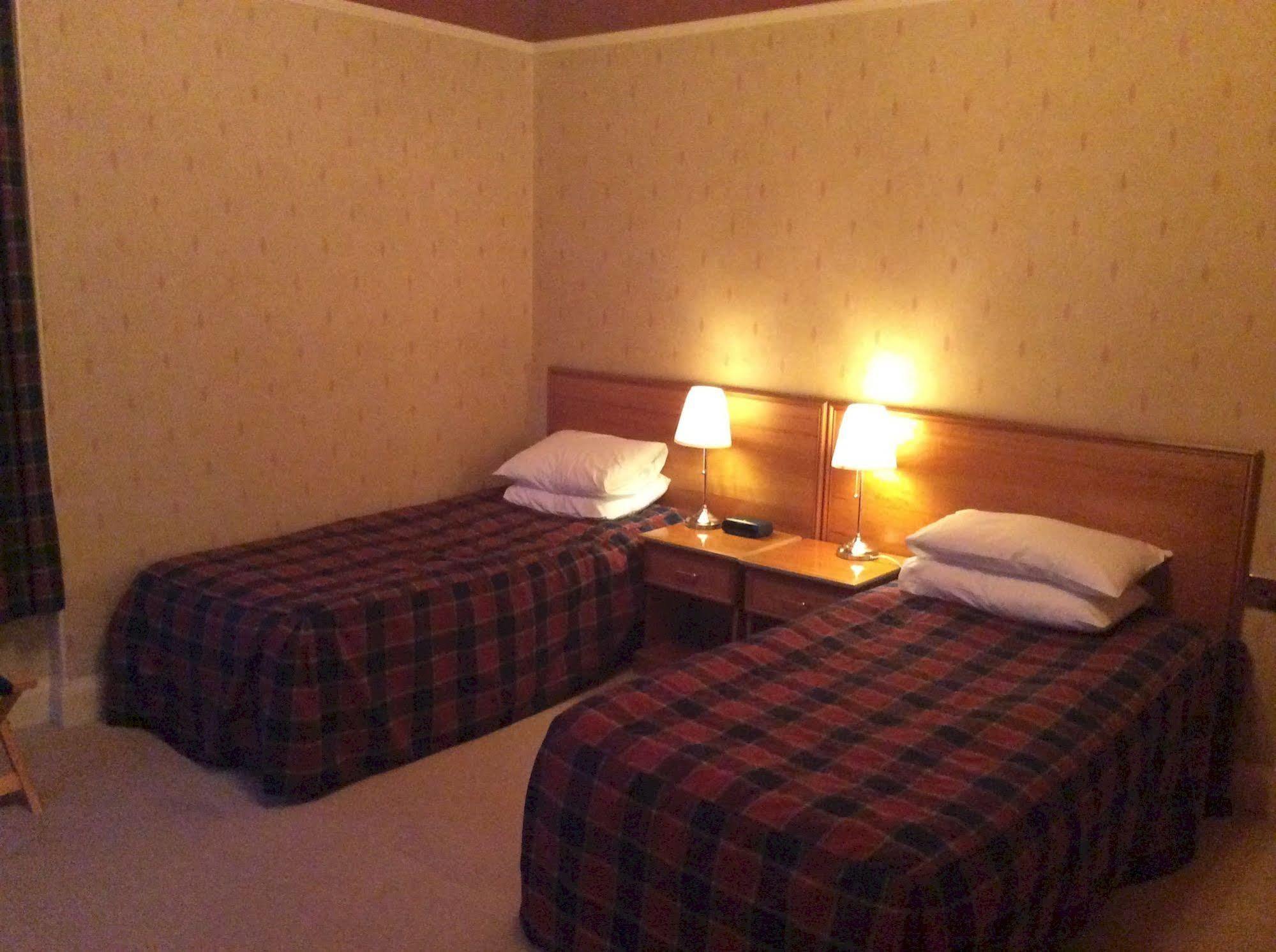 Taychreggan Hotel Dundee Esterno foto