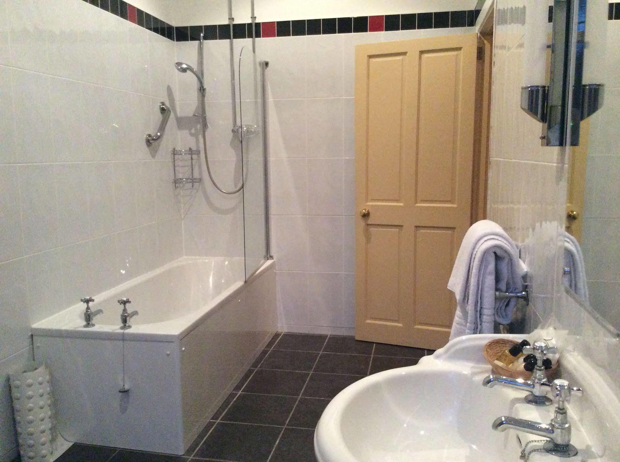 Taychreggan Hotel Dundee Esterno foto